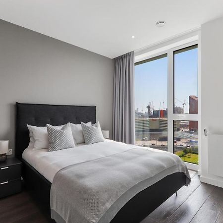 Ellie N Conys 3 Bedroom Apartment With 2 Bathrooms, An Ensuite, Kitchen And Balcony In Stratford Westfield Лондон Экстерьер фото