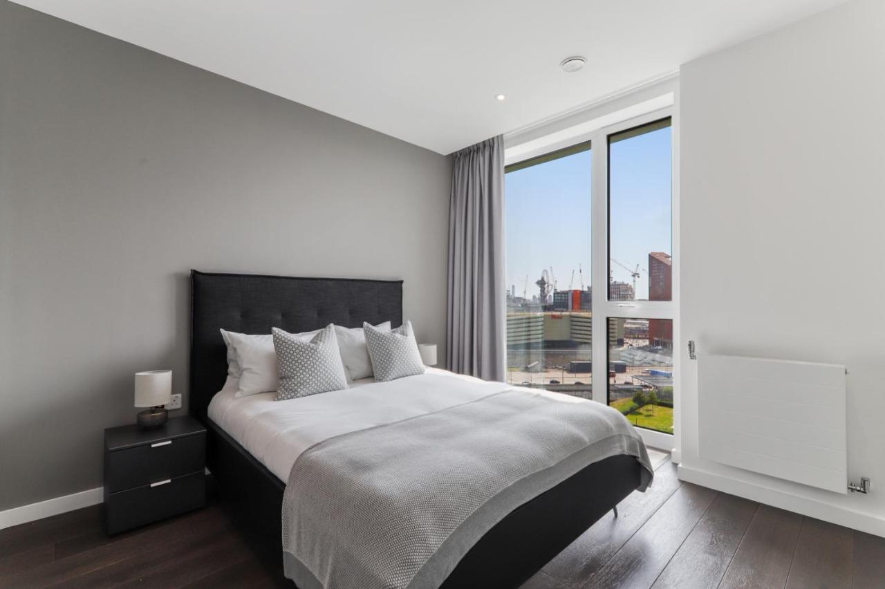 Ellie N Conys 3 Bedroom Apartment With 2 Bathrooms, An Ensuite, Kitchen And Balcony In Stratford Westfield Лондон Экстерьер фото