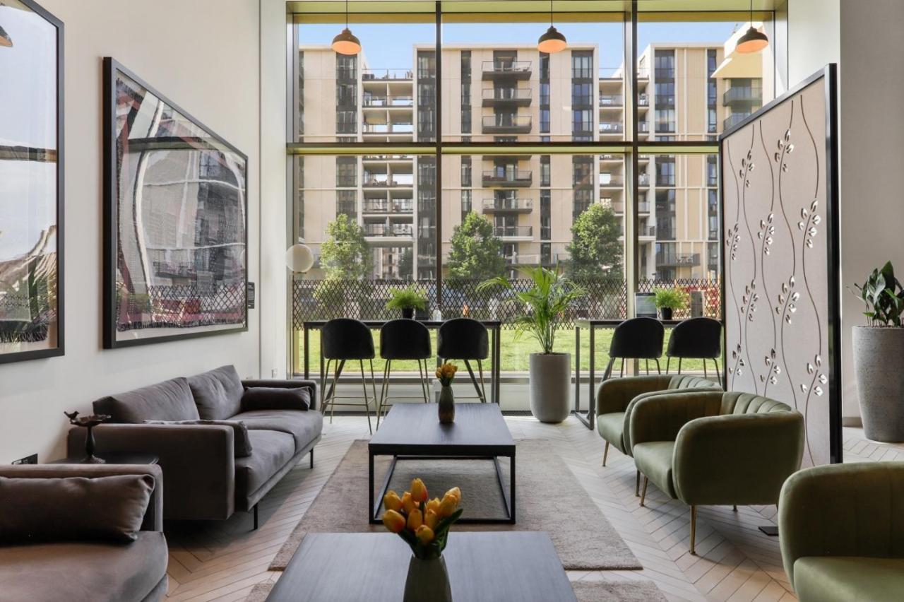 Ellie N Conys 3 Bedroom Apartment With 2 Bathrooms, An Ensuite, Kitchen And Balcony In Stratford Westfield Лондон Экстерьер фото